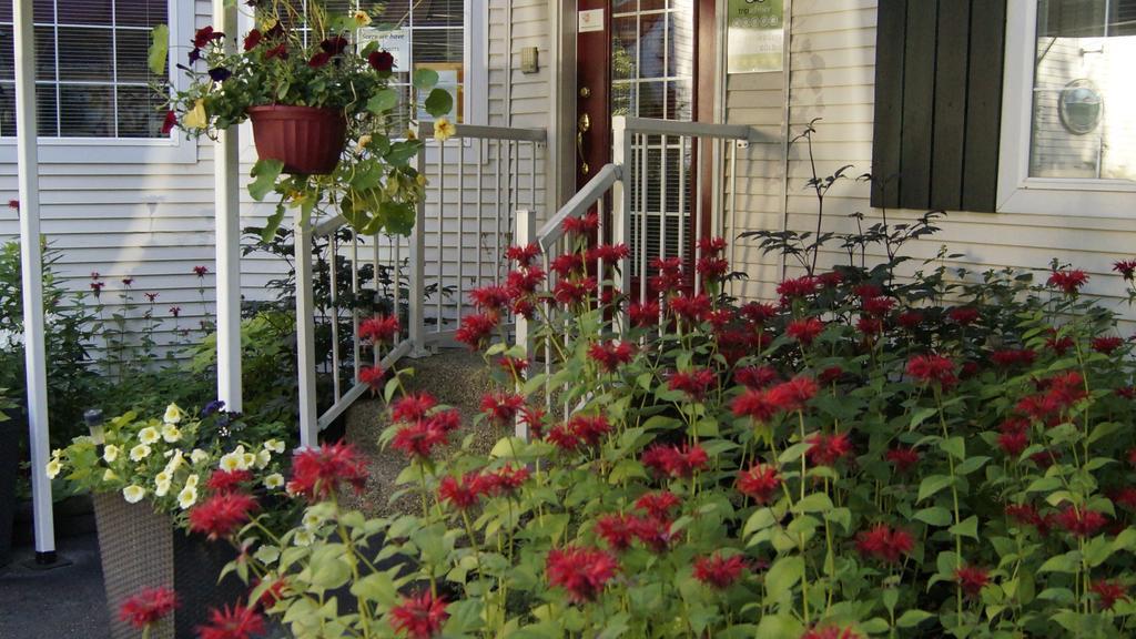 The Inn At The Ninth Hole Bed & Breakfast Salmon Arm Zewnętrze zdjęcie