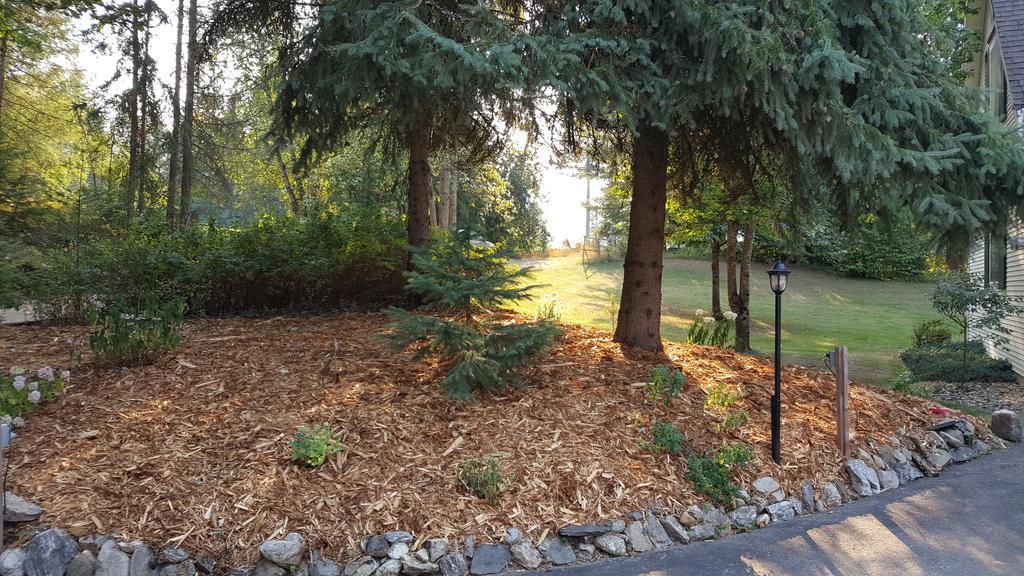 The Inn At The Ninth Hole Bed & Breakfast Salmon Arm Zewnętrze zdjęcie